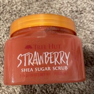 Tree hut strawberry sugar scrub!!